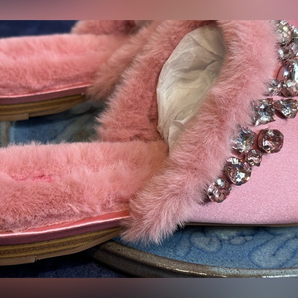 ISAAC MIRAHI Pink SATEEN Mules Sz 8 FAUX FUR & RHINESTONES - Picture 2 of 13